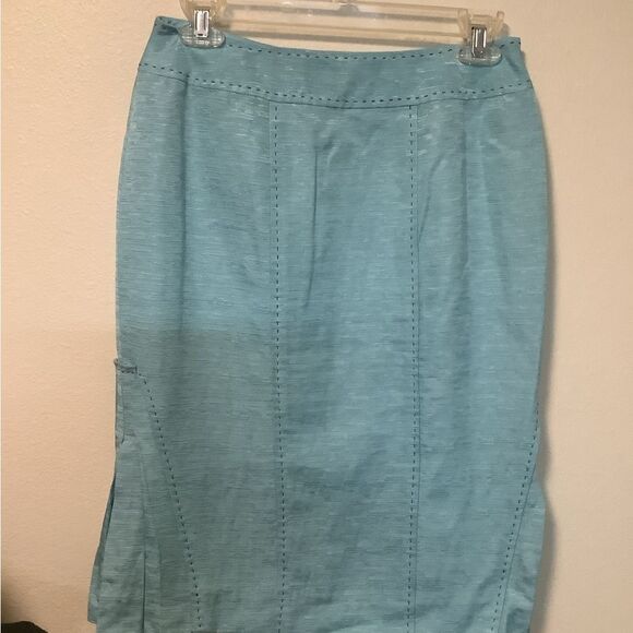 This Carlisle two-piece 100% silk skirt suit size 2 formal holiday New Year’s - Picture 5 of 15